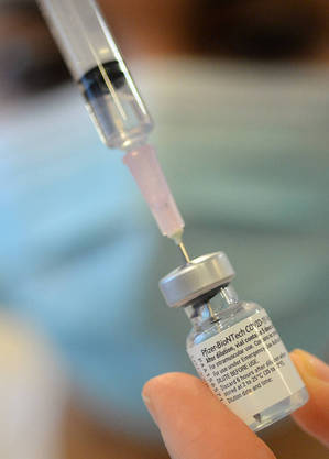 Aumenta pressão por convocação extra do Congresso para vacina