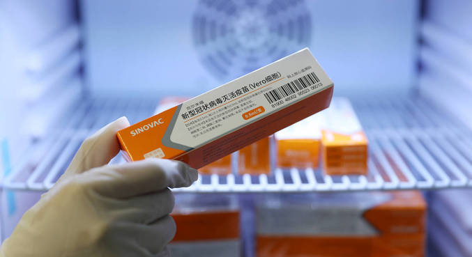 Indonésia aprova uso emergencial de vacina chinesa contra covid-19
