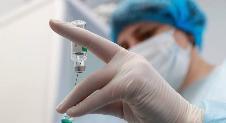 Governo federal negocia 168 milhões de doses de vacina contra covid-19