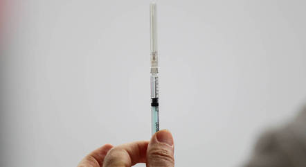 Covid: vacinação deve começar em janeiro