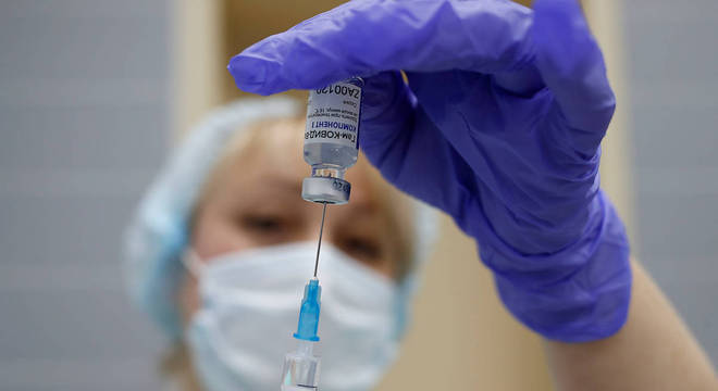 Rússia iniciou campanha de vacinação contra covid-19 no último sábado (5)
