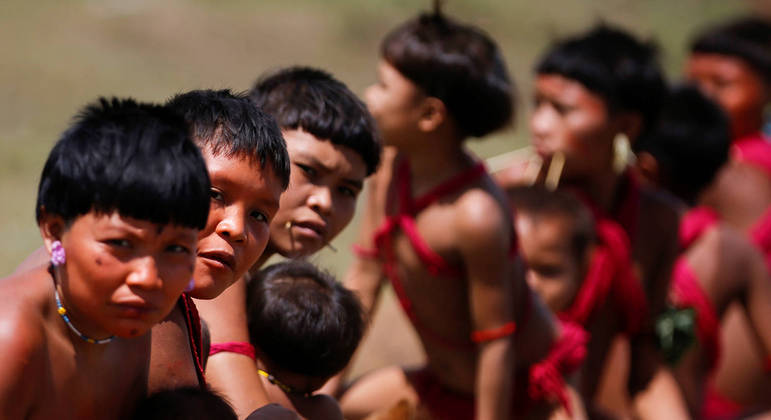 Indígenas na Terra Yanomami, localizada na Amazônia, em Roraima