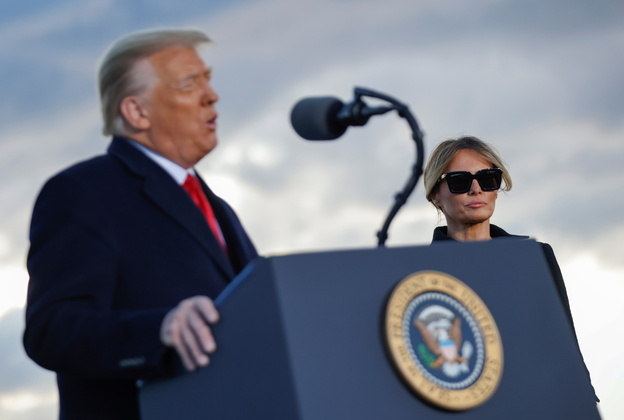 O presidente disse que o país conseguiu uma vacina em 9 meses, o que chamou de milagre da medicina. Apesar de exaltar os feitos, o país chegou na terça-feira (19) a marca de 400 mil mortos por covid-19