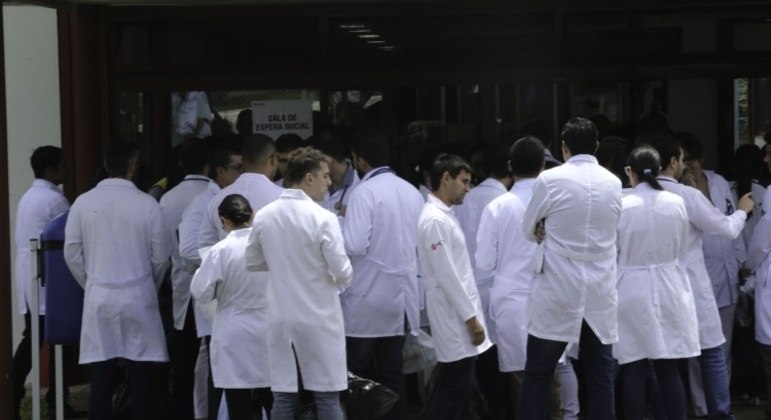 Programa busca a revalidação do diploma de graduação em medicina expedido no exterior