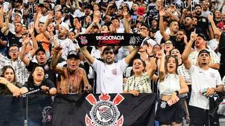Corinthians negocia a contratação de espanhol, e torcida se empolga (Corinthians negocia a contratação de espanhol e torcida se empolga)