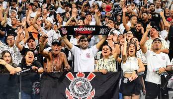 Corinthians negocia a contratação de espanhol, e torcida se empolga (Corinthians negocia a contratação de espanhol e torcida se empolga)