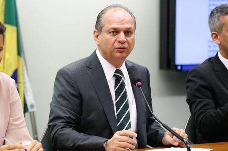 Bolsonaro troca líder do governo na Câmara. Ricardo Barros assume