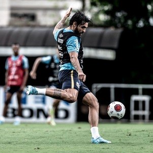 Goulart treinou forte para encarar o São Paulo neste domingo