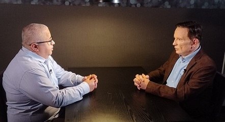 Ricardo Rocha, que diz ser filho do Gugu, em entrevista a Roberto Cabrini