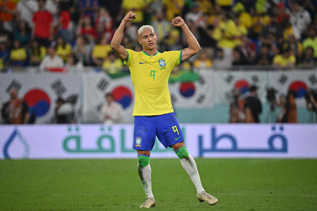 RICHARLISON (atacante - Tottenham): Um dos destaques do Brasil na Copa, o Pombo possui boas chances de continuar vestindo a Amarelinha.