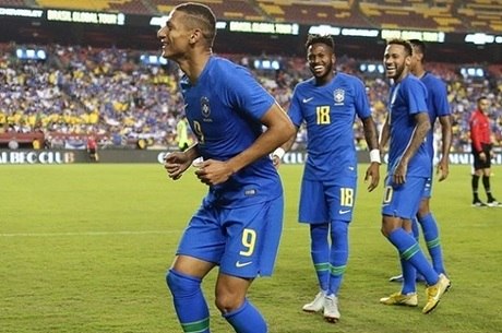Atacante celebrou 1º gol pelo Brasil com a dança do pombo