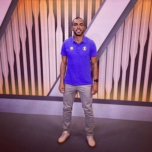 Richarlyson com a camisa do SporTV
