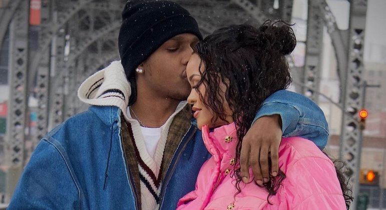 Rihanna e A$AP Rocky vão se casar após nascimento de bebê, diz jornal
