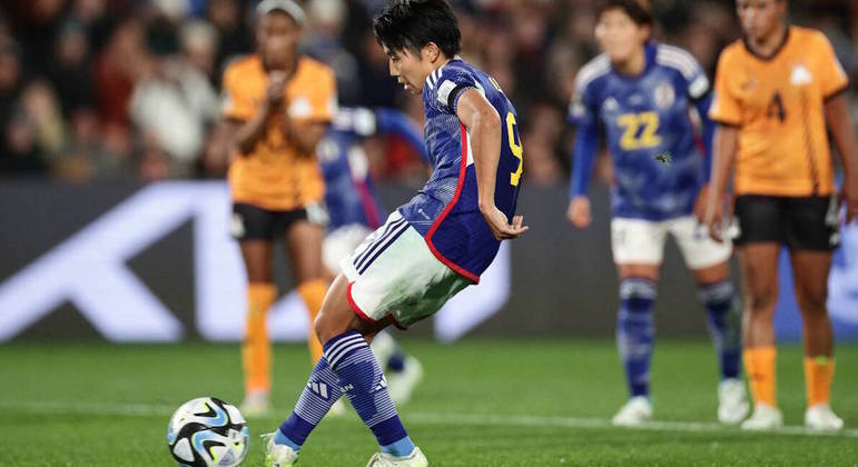 A atacante Riko Ueki (foto) marcou dois dos gols da goleada japonesa. Mina Tanaka, Jun Endo e Hinata Miyazawa também balançaram as redes 