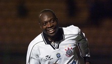 Rincón, ídolo do Corinthians nos anos 90, sofre grave acidente de carro na Colômbia 