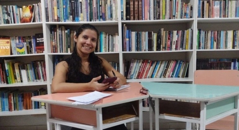 Bianca iniciou na sala de casa o projeto que oferece arte e educação a crianças da Chatuba