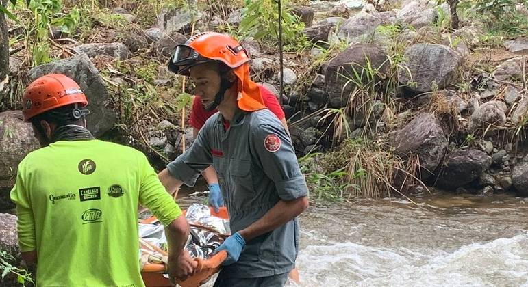 Outros 16 banhistas foram resgatados pelo Corpo de Bombeiros
