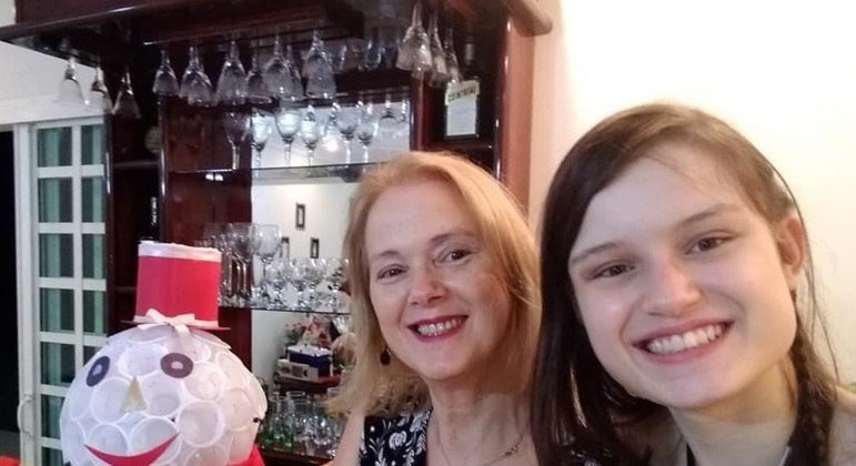 Rita de Cássia e a filha Elisa, que mesmo sem diploma já tem proposta de trabalho