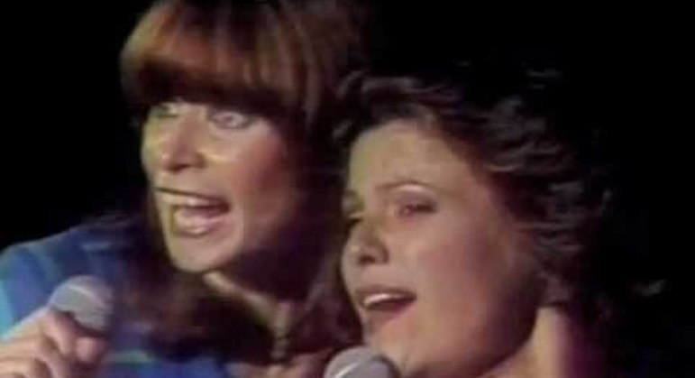 Rita e Elis cantando juntas