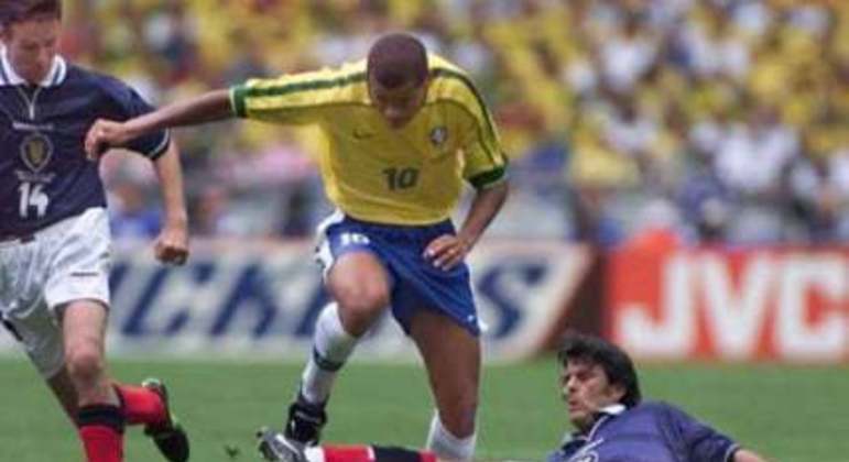 Rivaldo escreveu seu nome na história da Seleção Brasileira na conquista do penta