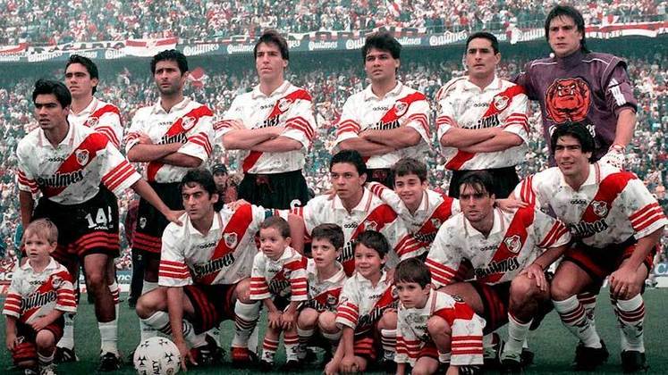 River Plate (ARG): 30 jogos sem perder (entre 1996 e 2000)