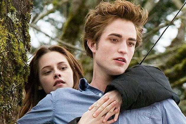 Robert Pattinson e Kristen Stewart: Outro casal bem famoso que surgiu da ficção é esse. A dupla se conheceu nas gravações da saga “Crepúsculo” e a partir dali surgiram inúmeros rumores de que os dois estariam juntos. 