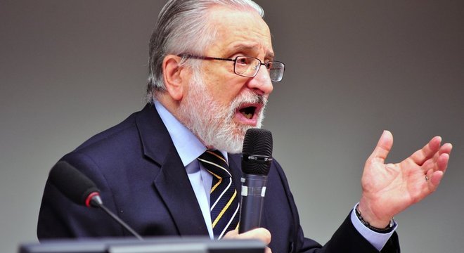  'É ilusão acharmos que a China vai continuar dependendo eternamente das nossas importações', diz Roberto Abdenur