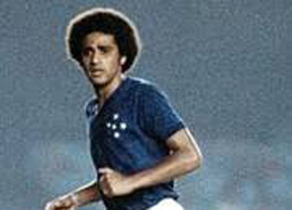 Roberto Batata - O atacante do Cruzeiro, 26 anos, morreu em 13/5/1976, quando seu carro bateu de frente num caminhão. Ele também vestiu a camisa da Seleção Brasileira na Copa América de 1975. 