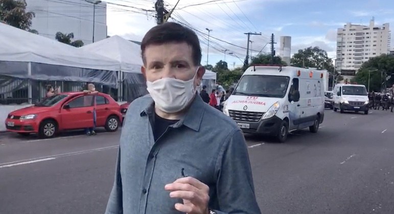 Roberto Cabrini  em Manaus gravando para o Domingo Espetacular 