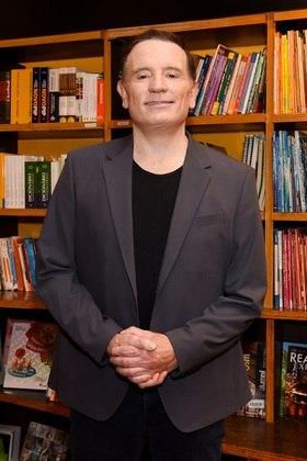 O jornalista Roberto Cabrini também prestigiou Reinaldo Gottino durante o lançamento do livro