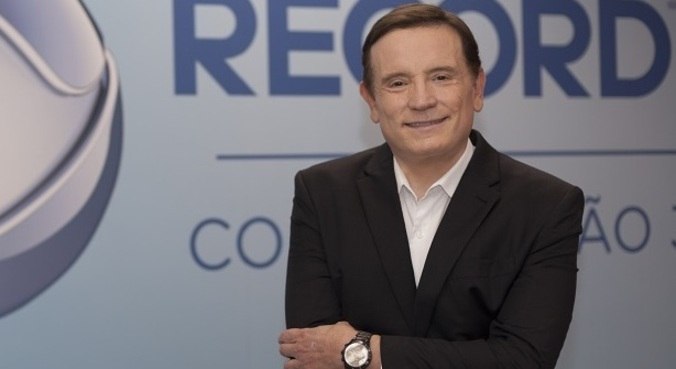 Cabrini venceu o prêmio de Melhor Jornalista 2021 do Área Vip — Melhores da Mídia

