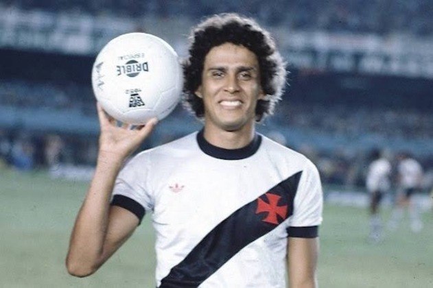 4º VascoO Vascão colaborou 35 vezes com jogadores que foram para a Copa do Mundo. Um dos maiores ídolos do clube, Roberto Dinamite foi convocado para duas Copas