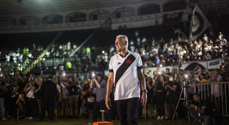 Roberto Dinamite entrou em campo em 1110 jogos pelo Vasco
