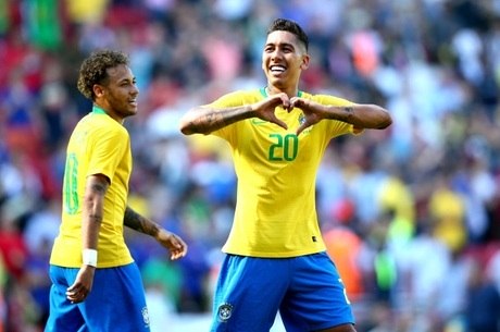 Firmino comemora segundo gol do Brasil