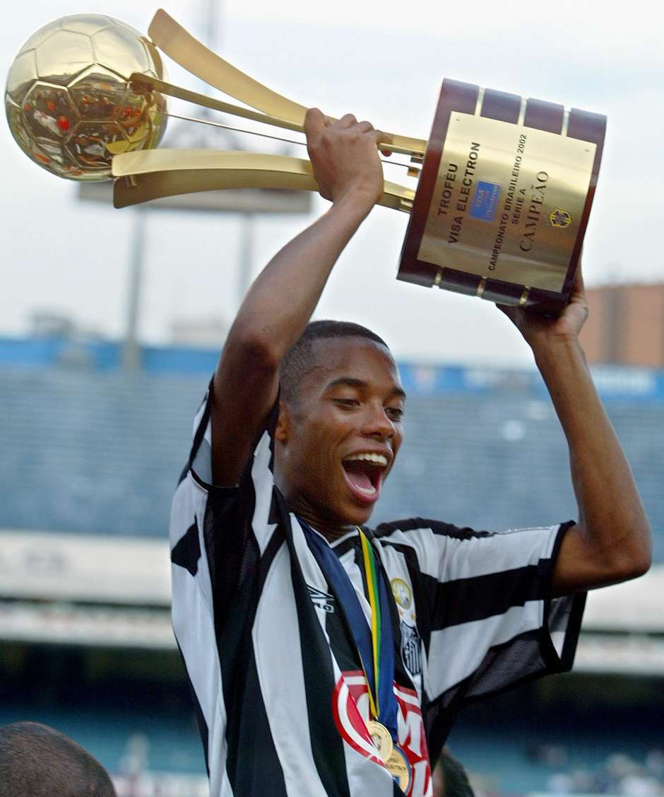 Robinho criou enorme expectativa ao surgir para o futebol mundial. Não chegou onde se esperava