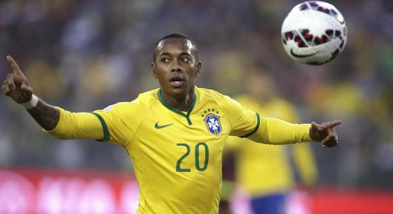 Robinho foi convocado pelo STJ para discutir cumprimento da condenação por estupro no Brasil
