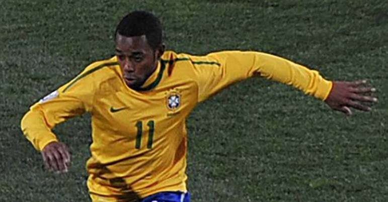 Robinho também atuou na Seleção Brasileira. Na Copa do Mundo de 2006, Robinho foi reserva de Ronaldo e Adriano. Sua primeira partida em Copas do Mundo foi na estreia da Seleção contra a Croácia, quando substituiu Ronaldo aos 24 minutos do 2º tempo.