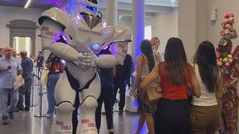 Robôs, hologramas e debate sobre reforma tributária marcam evento para varejistas em BH