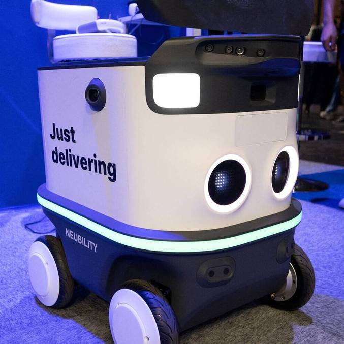Empresa lançou robô com olhos grandes