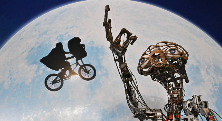 Robô usado na gravação do filme 'E.T.' é vendido por cerca de R$ 14 milhões