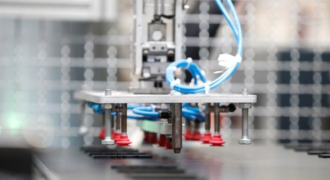 Fábricas da Hungria à República Tcheca e Polônia trocaram trabalhadores por máquinas