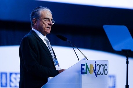 Presidente da CNI deixa a prisão após prestar depoimento à PF