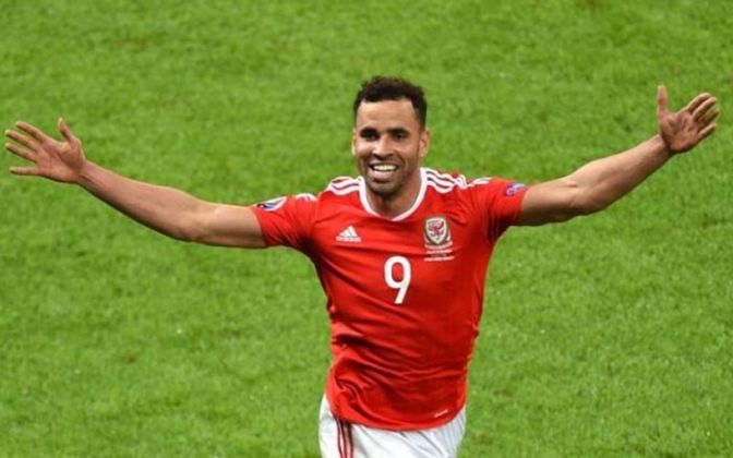 Hal Robson-Kanu (32 anos) - Atacante - Sem clube desde julho de 2021 - Último time: West Bromwich - Passagem pela seleção do País de Gales.