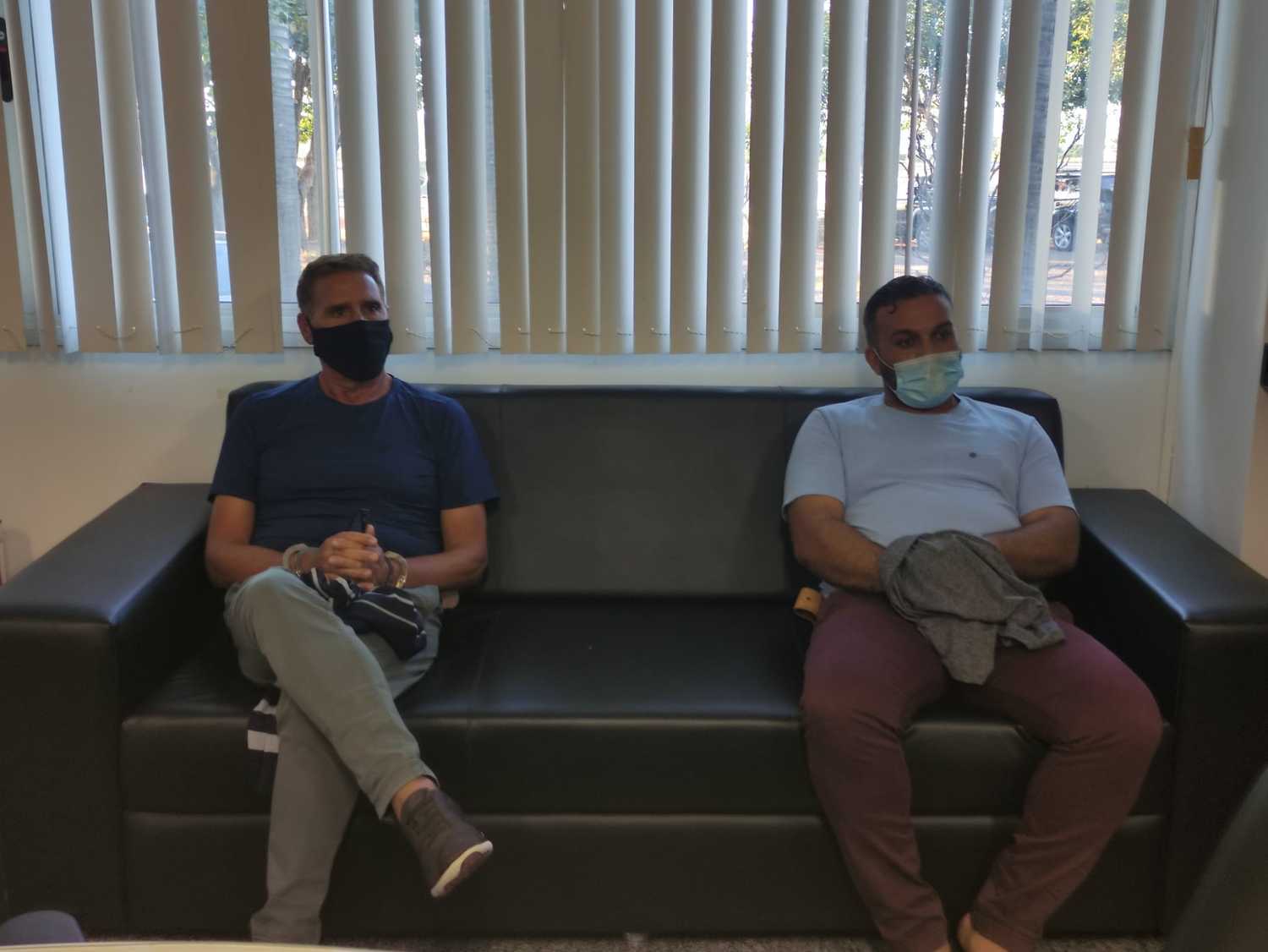 Rocco e Vicenzo após a prisão em João Pessoa (Reprodução)