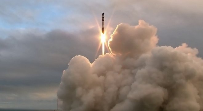  Há diversas formas de lançar os minisatélites Cubesat ao espaço, e nem todas são custosas