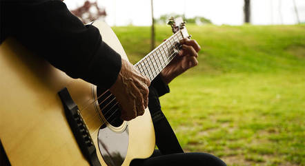 RockSmith ajudou "5 milhões de pessoas (em todo o mundo) a aprender a tocar guitarra", afirma empresa de jogos eletrônicos