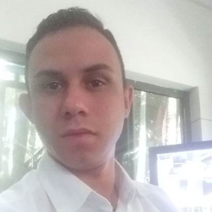 O porteiro Rodolfo Pessoa Viana diz que tem 'preocupação e muito medo' por ter de trabalhar durante período de quarentena estabelecido em SP.