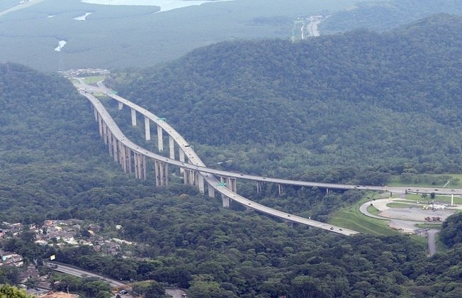 A viagem foi feita pela Rodovia Anchieta e as escoltas fúnebres foram realizadas por batedores do 2º Batalhão de Choque em São Paulo e em Santos, e por agentes do Policiamento Rodoviário. Equipes do Policiamento de Trânsito fizeram as intervenções no trajeto para melhor fluidez e menor impacto para os motoristas