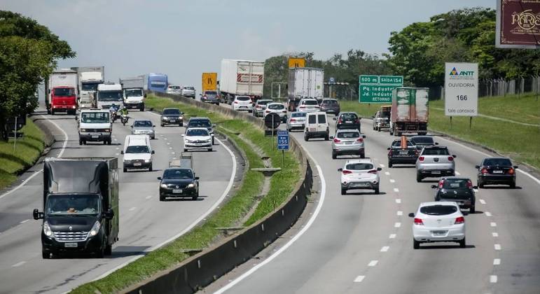 Juíza de SP proíbe protesto de caminhoneiros na via Dutra