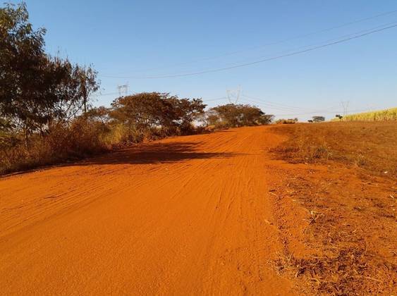 SP 351, em Viradouro (SP).  Foto do dia  em 15 de julho de 2021